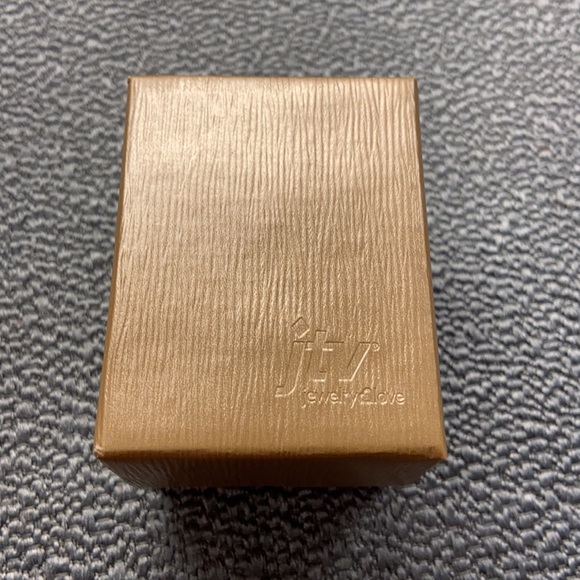 Ring - Picture 4 of 5